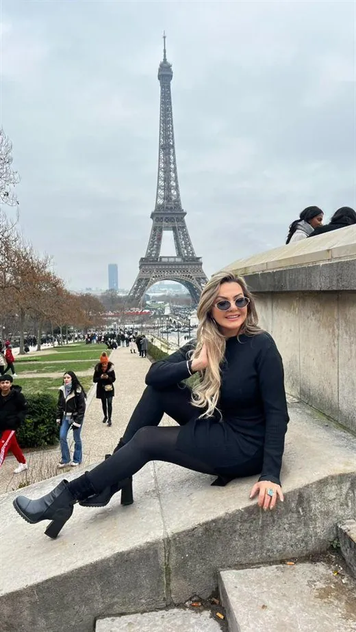 Dani em Paris
